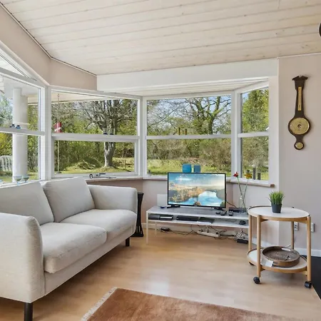 Petri - 500m From The Sea By Interhome *