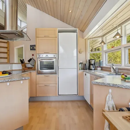 Petri - 500m From The Sea By Interhome *