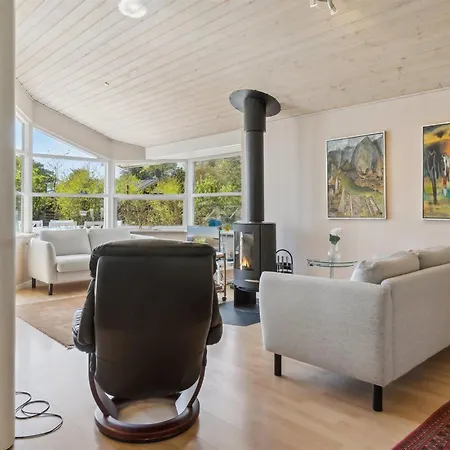 Petri - 500m From The Sea By Interhome *