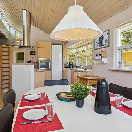 Petri - 500m From The Sea By Interhome * Hals